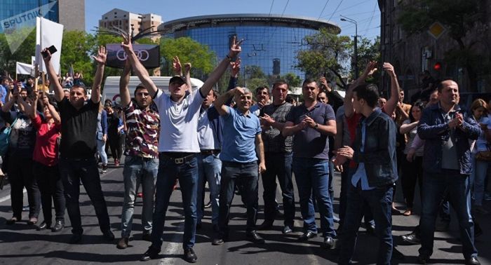 Назарбаев Саркисянмен Армениядағы қазіргі ішкі саяси ахуалды талқылады