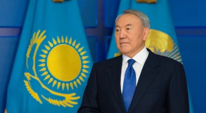 ​Назарбаев қазақстандықтарды Жеңіс күнімен құттықтады