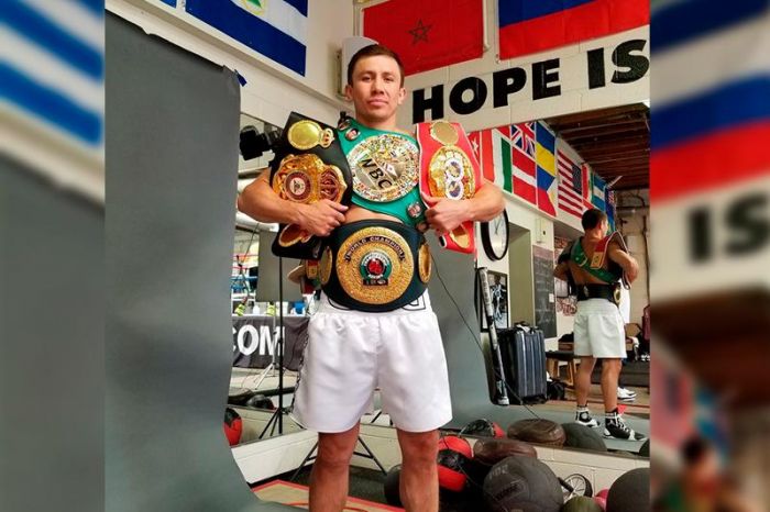 Головкин белбеулерімен фотосессия жасады