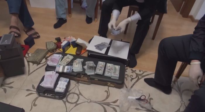 ​СІМ экс-жауапты хатшысының пәтерін тінту сәті түсірілген видео жарияланды