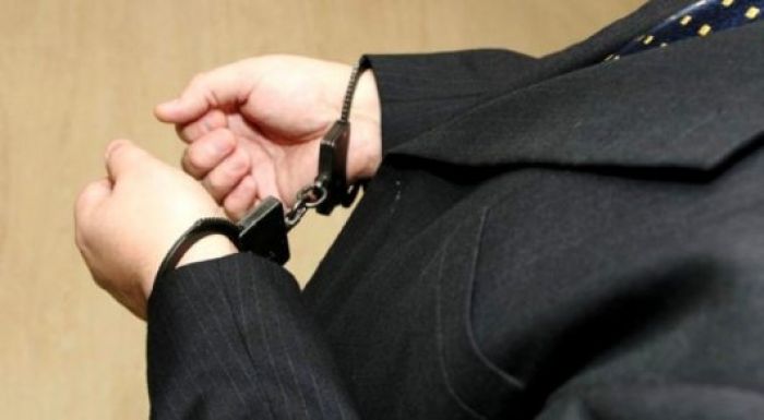 ​11 миллион теңге пара: Түркістан облысында шенеунік қамауға алынды