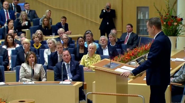 ​Швеция премьер-министрі қызметінен босады 