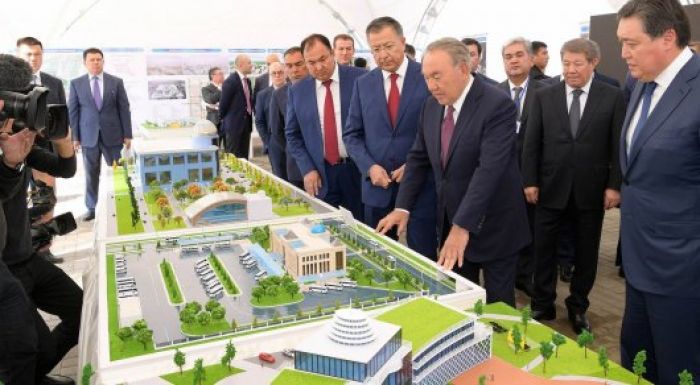 ​Назарбаев миллиардерлер мен шенеуніктерге Түркістанда бір-бір нысан салуды тапсырды 