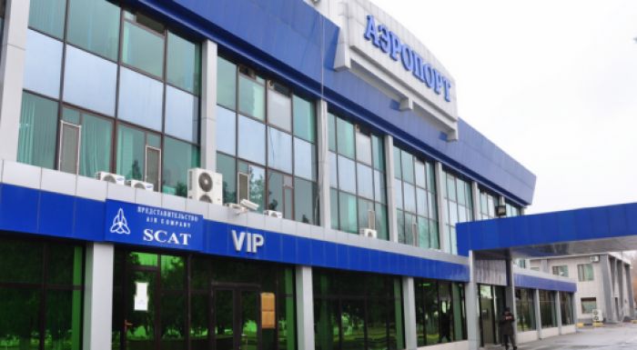 ​Шымкентте ұшақ бортында табылған 111 мың доллар мемлекет кірісіне өткізілді 