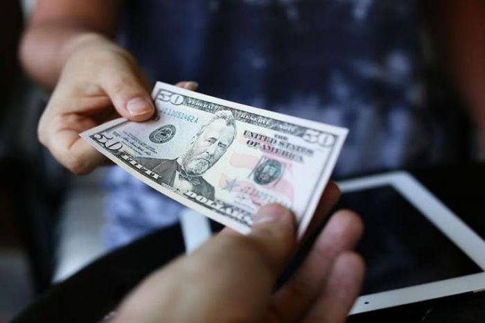 ​Ұлттық банк қазақстандықтарға валюта сатып алуды тоқтата тұруға кеңес берді