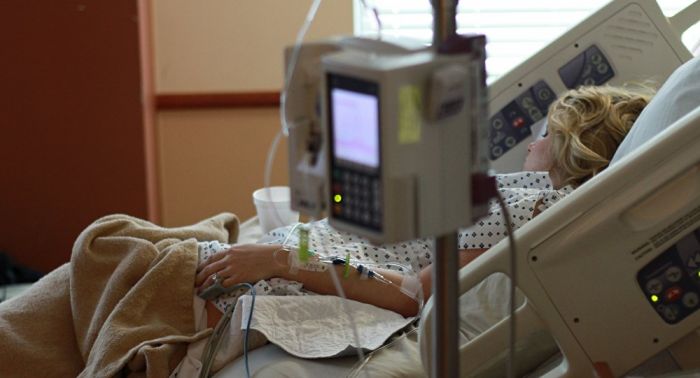 Кеудесіне пластикалық ота жасатқан алматылық әйел көз жұмды