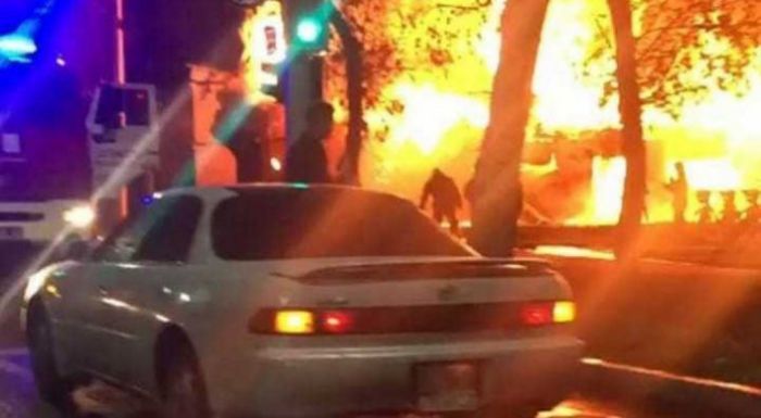 Алматы орталығында төтенше жағдай: "Динара" кафесі мен көліктер өртеніп кетті