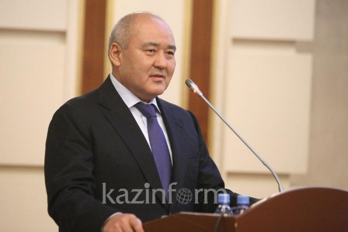 ​Банктер ауыл шаруашылығын несиелеуге келгенде өрт көргендей өре түрегеледі - Шөкеев 