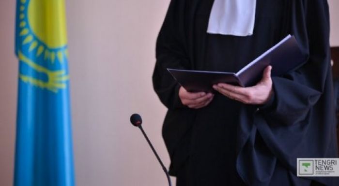 ​Министрліктегі ұстау: Жауапты хатшы кепілмен босатылды