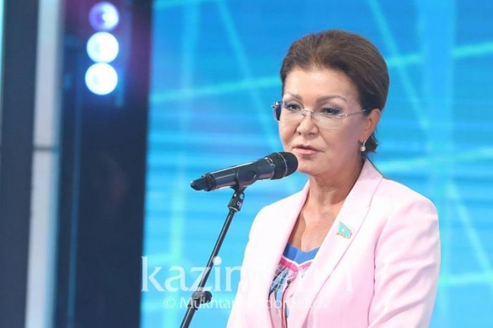 Білім басқармаларын жауып тастау керек - Дариға Назарбаева 