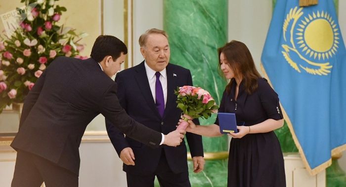 "Күтпеген сый болды" Самал Еслямова Қазақстанның еңбек сіңірген қайраткері атанды