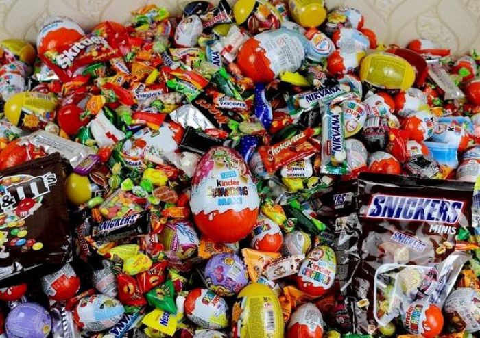 ​Қазақстандағы жаңажылдық сыйлықтарда мерзімі өтіп кеткен кәмпиттер анықталды