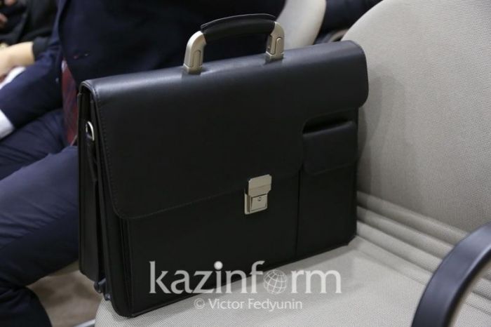 ​Мемлекеттік қызметшілерге алғыс айтудың заңды жолдары қандай 