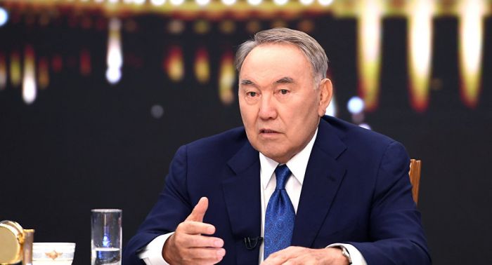 Назарбаев өрттен қаза болған бес баланың ата-анасына көңіл айтты