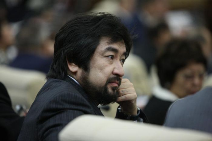 Бекболат Тілеухан радиода хабар жүргізе бастады 