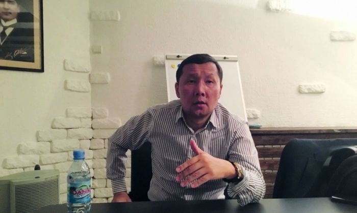 Абзал Құспан: Сайрагүл саяси ойындардың құрбаны болып кетпесе екен деймін 