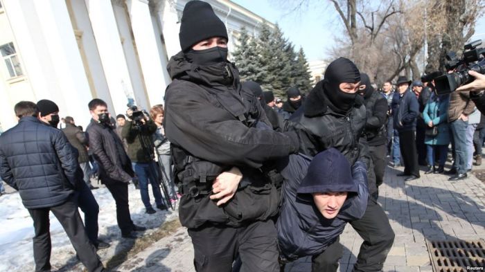 "Нұр Отан" съезі күні полиция ондаған азаматты ұстады