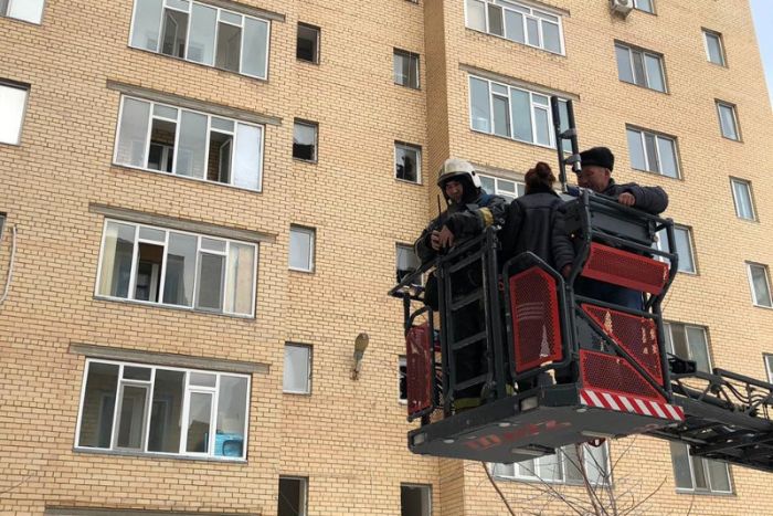 Астанада өртке оранған тұрғын үйден 25 адам құтқарылды