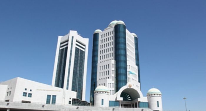 Парламент Қазақстан астанасының атауын өзгерту үшін Конституция түзетулерін екінші оқылымда қабылдады