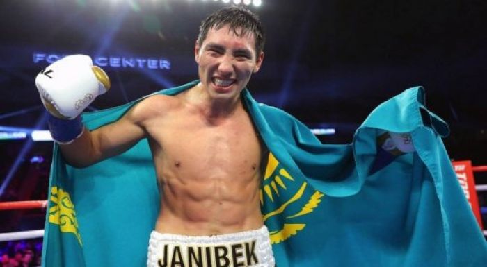 ​Жәнібек Әлімханұлы екі бірдей чемпиондық белбеуді жеңіп алды