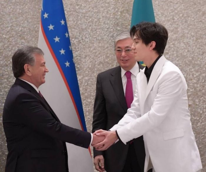 Димаш Ташкентте Тоқаев және Мирзиеевпен кездесті