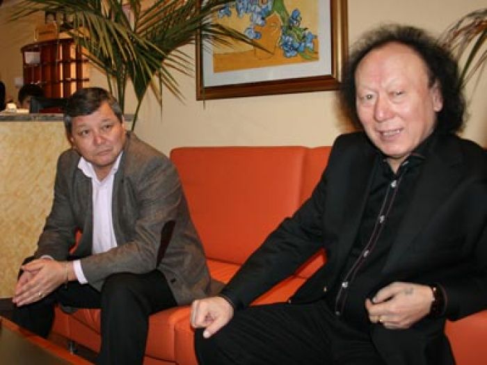 Мені қорлағысы келді - "Дос-Мұқасан" солисі "Эйр Астанамен" жанжалы жайлы