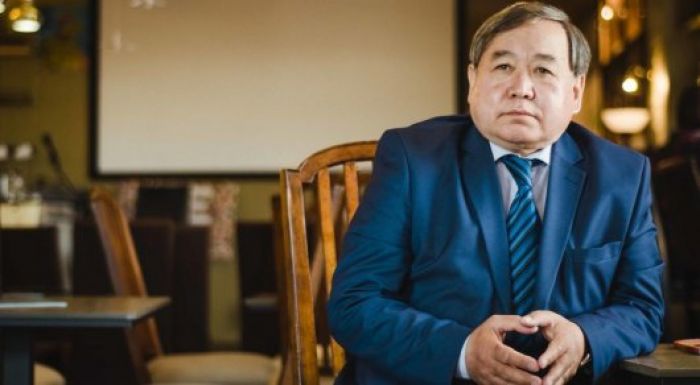 Қазақстан президенттігіне алғашқы кандидат Орталық сайлау комиссиясына құжаттарын тапсырды