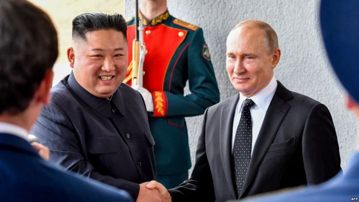 Путин мен Ким Владивостокта оңаша кездесті