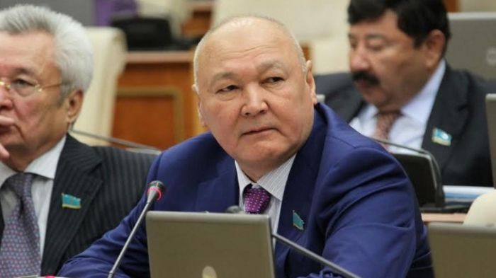 Жұматай Әлиев қазақ тілінен емтихан тапсыра алмады