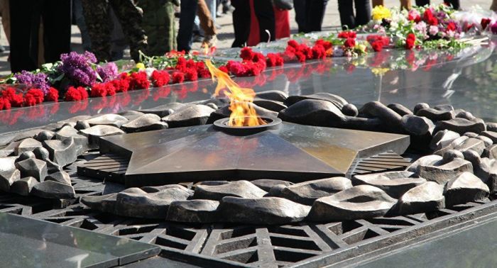 ​Тоқаев қазақстандықтарды Жеңіс күні мерекесімен құттықтады