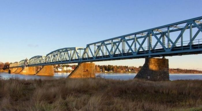 ​Жаңаөзенде ер адам 12 тонналық көпірді ұрлап кеткен