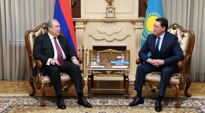 Асқар Мамин Армения президентімен кездесті