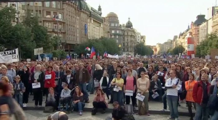 ​Чехия тұрғындары әділет министріне қарсы шеруге шықты 