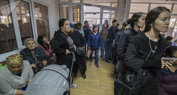 Қазақстан халқын кезекте тұруға үйретеді