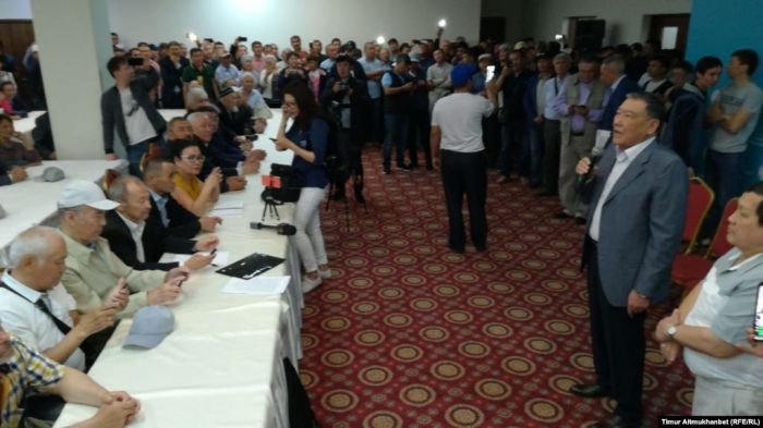 Нұр-Сұлтандағы жиынға белсенділер басып кірді