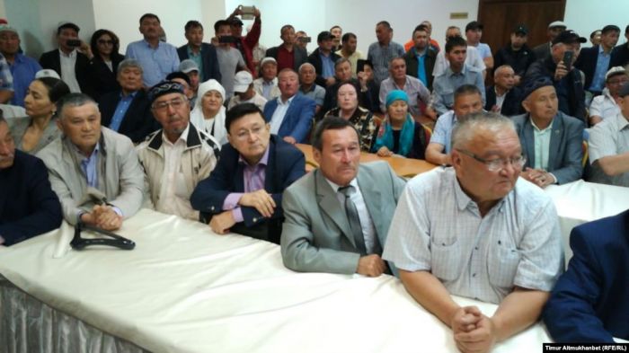 Жүздеген адам қатысқан Нұр-Сұлтандағы құрылтай қарар қабылдаумен аяқталды