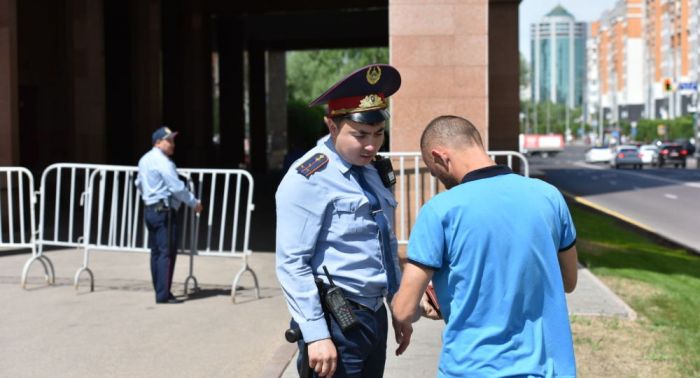 Қазақстан полициясы күшейтілген режимге көшеді