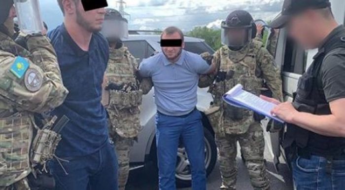 ҰҚК арнайы операция кезінде қару сатқандарды құрықтады