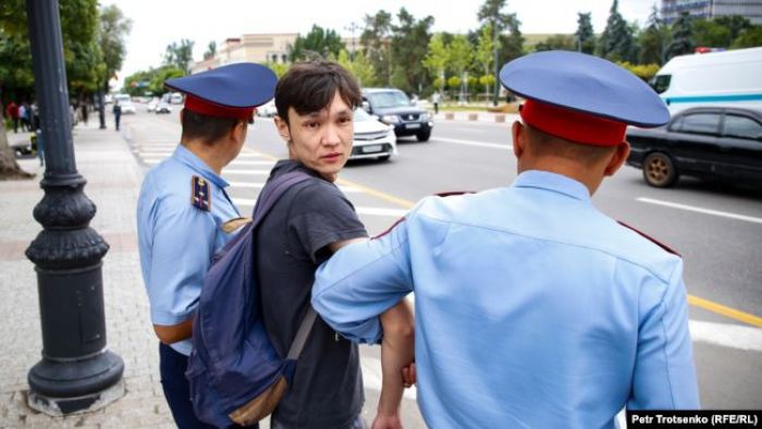 Алматыда ұсталғандар саны жиырмаға жуықтады