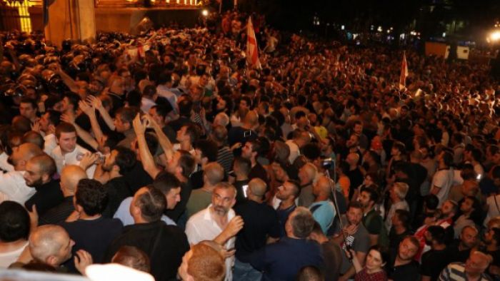 ​Грузияда ереуілдер өрши түсті 