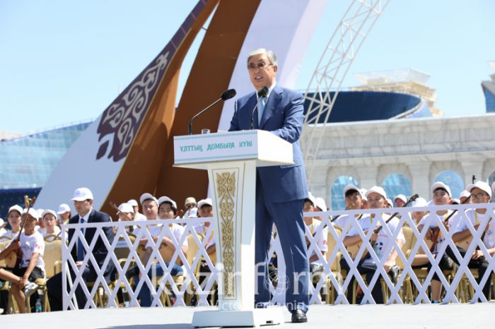 Мемлекет басшысы: Домбыра әрбір қазақтың рухын көкке көтеретін құнды қазынамыз бола беруі тиіс