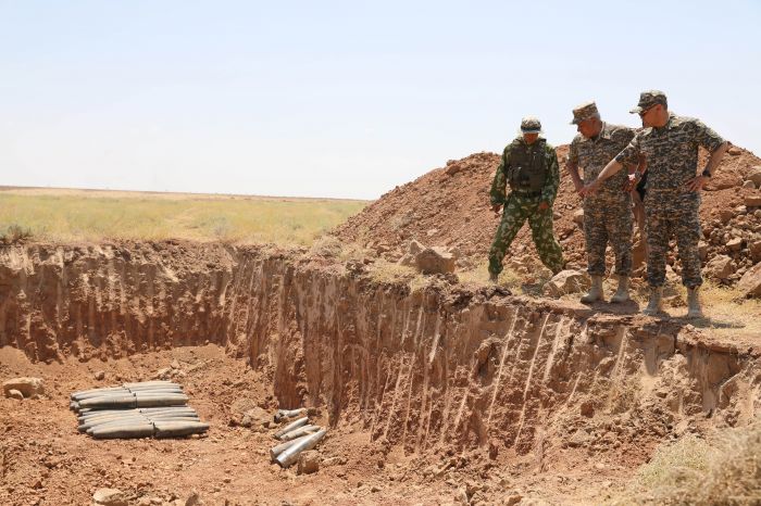 Қорғаныс министрі Отардағы оқ-дәрілердің сақталу шарттарын тексерді