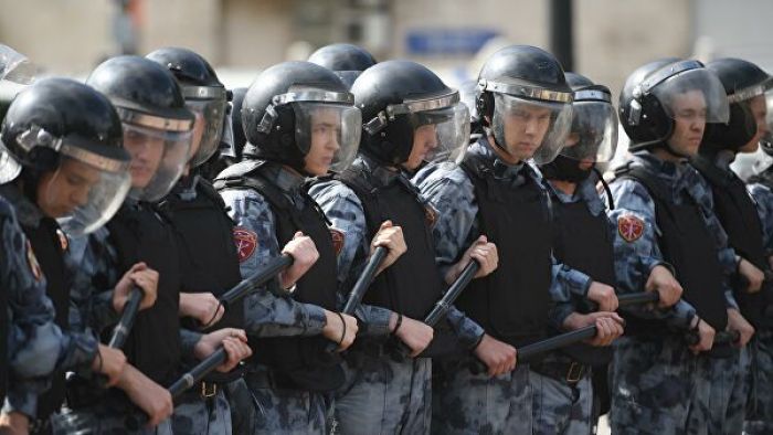 Мәскеу орталығында полиция шерушілерді ұстап жатыр