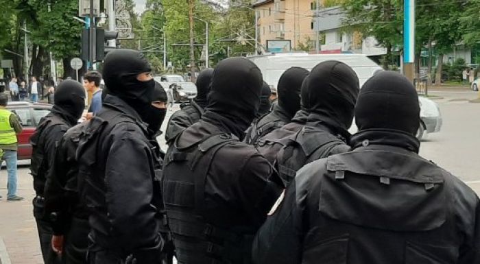 Полиция майоры арнайы жасақты монша салу үшін қолданған