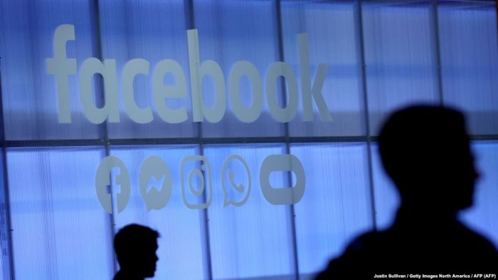 Bloomberg: Facebook қолданушылардың аудио хабарламаларын оқып келген