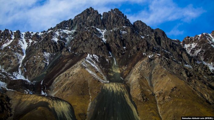 "Победа" шыңында жоғалған альпинистерді іздеу қайта жалғасты