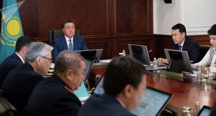 "Бірінші басшылар жауапты": Мамин әкімдер мен министрлерге тапсырма берді