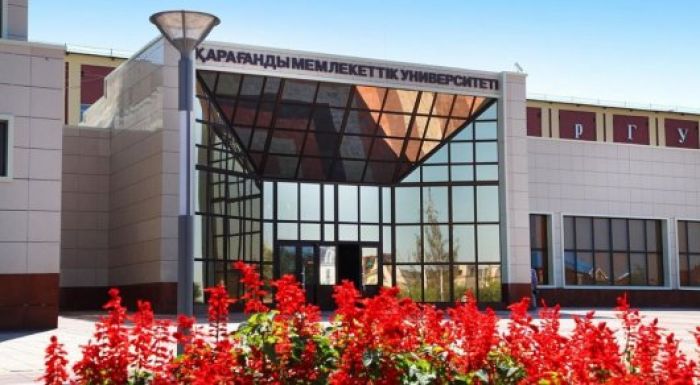 ҚарМУ ректоры пара берді деген күдікке ілінді 