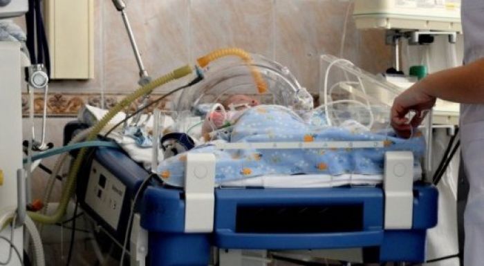 Алматыда өгей әкесі ұрып-соққан екі жасар сәби қайтыс болды