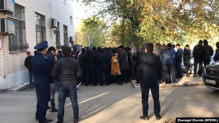 Ақтөбеде қытай компаниясының жұмысшылары жалақы өсіруді талап етті